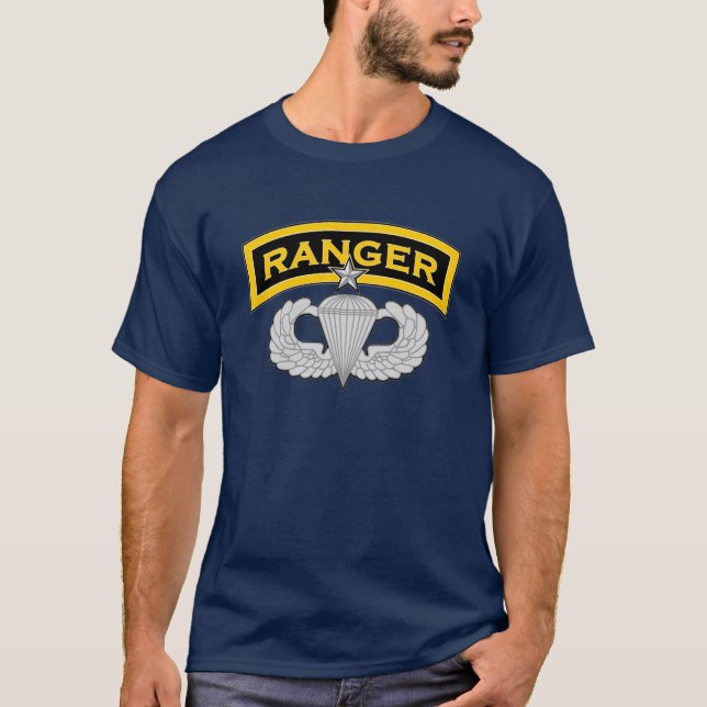 T-shirt Étiquette de garde forestière et insigne de (Devant)