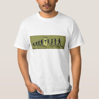 T-shirt étranger d'évolution