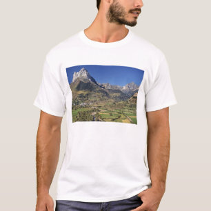 T-shirt Europe, Espagne, Sallent de Gallego. Un petit