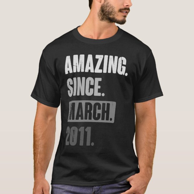T-shirt Extraordinaire depuis mars 2011 Anniversaire 12ème (Devant)