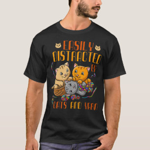 T-shirt Facilement Distrait Par Les Chats Et La Laine Croc