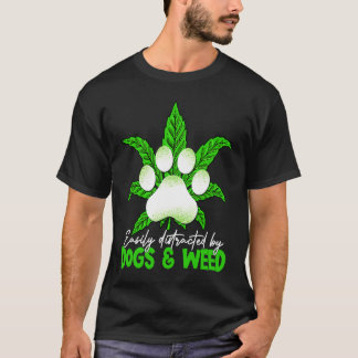 T-shirt Facilement Distrait Par Les Chiens Herbe Chien