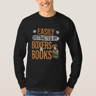 T-shirt Facilement Distrait Par Les Livres Et Le Chien De