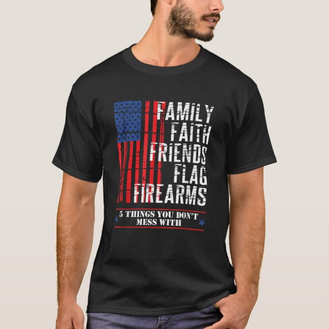 T-shirt Famille Foi Amis Drapeau Armes à feu Drapeaux amér (Devant)
