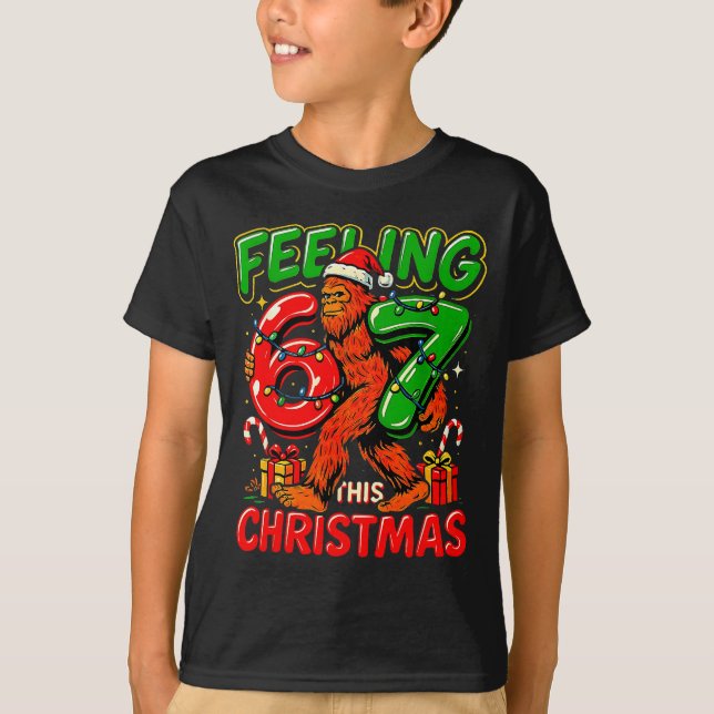T-shirt Feeling 67 This Christmas Funny Bigfoot  (Devant)