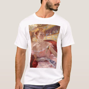 T-shirt Femme américaine avec un collier de perles et une