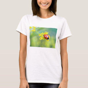 T-shirt femme au sommet