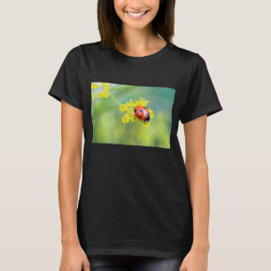 T-shirt femme au sommet