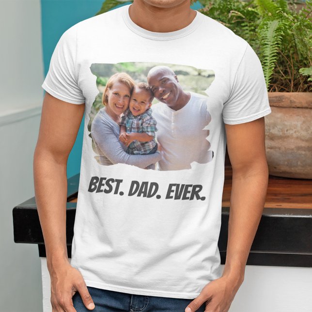 T-shirt Fête des pères photo de famille personnalisée de m (Nothing says “I love you, dad” like a custom photo T-shirt. Make him smile with this gift.)