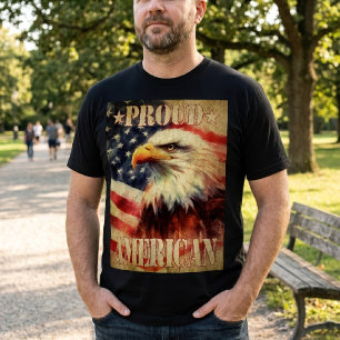 T-shirt Fier Américain. Bald Eagle et drapeau des États-Un
