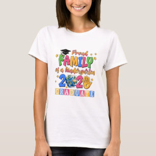 T-shirt Fier de la classe de diplômés de famille de 2025