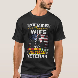T-shirt Fière épouse d'un vétéran du Vietnam Drapeau améri