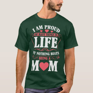 T-shirt Fière Maman Un Titre Au-Delà Comparer
