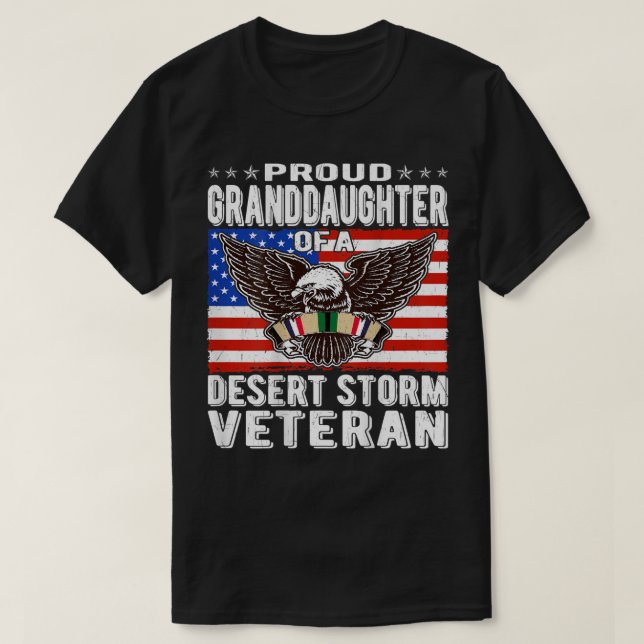 T-shirt Fière Petite-Fille De La Tempête Du Désert Vétéran (Design devant)
