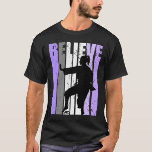 T-shirt Filles pourpres désoeuvrées Croire Karaté Girl Bla