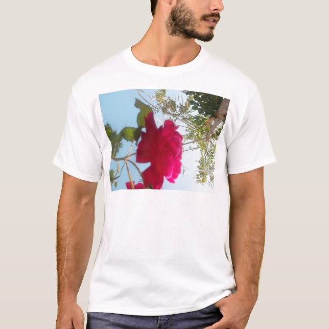 T-shirt Fleur céleste : Un Rose contre le ciel (Devant)