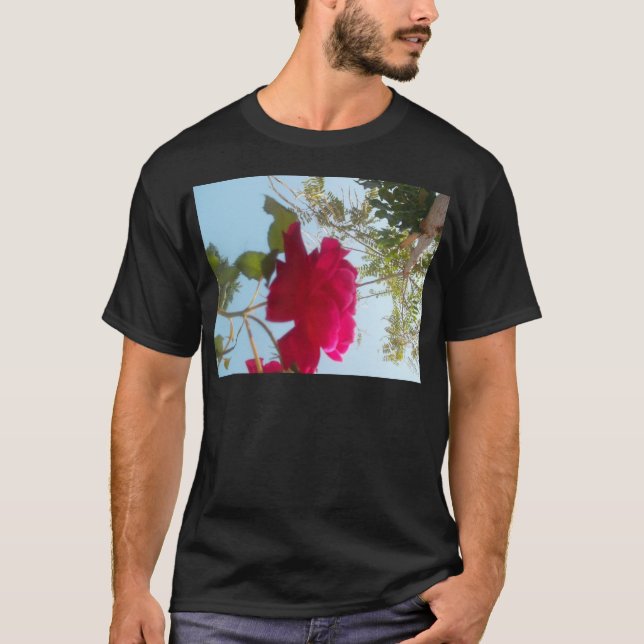 T-shirt Fleur céleste : Un Rose contre le ciel (Devant)