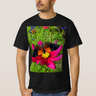 T-shirt fleur d'aster mexicain avec un papillon Doris Long