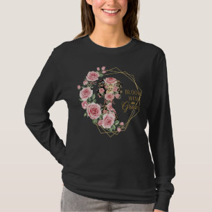 T-shirt Fleurir Avec Grâce - Silhouette Florale Féminine A