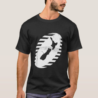 T-shirt foncé sale de boule de rugby de la
