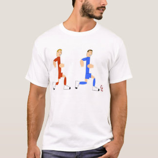 T-shirt Footballeur chassant le type avec la boule