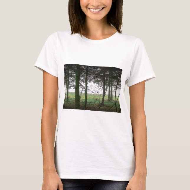 T-shirt Forest overlooking clearing in the fog (Devant)