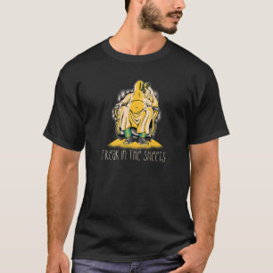 T-shirt FREAK IN THE SHEETS Drunk Ghost Halloween Meme