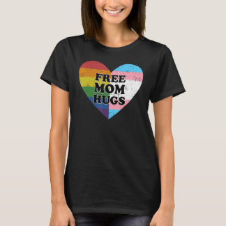 T-shirt Free mom hugs with rainbow and transgender flag he