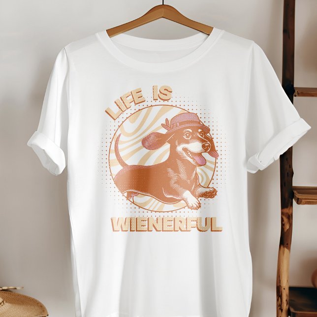 T-shirt Fun Retro Dachshund Weiner Chien 'La vie est plein (This fun and quirky design features an adorable dachshund, complete with a cute fedora hat!)