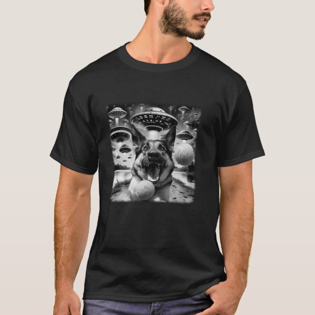 T-shirt Funny Chien berger allemand Selfie avec OVNI Alien (Devant)