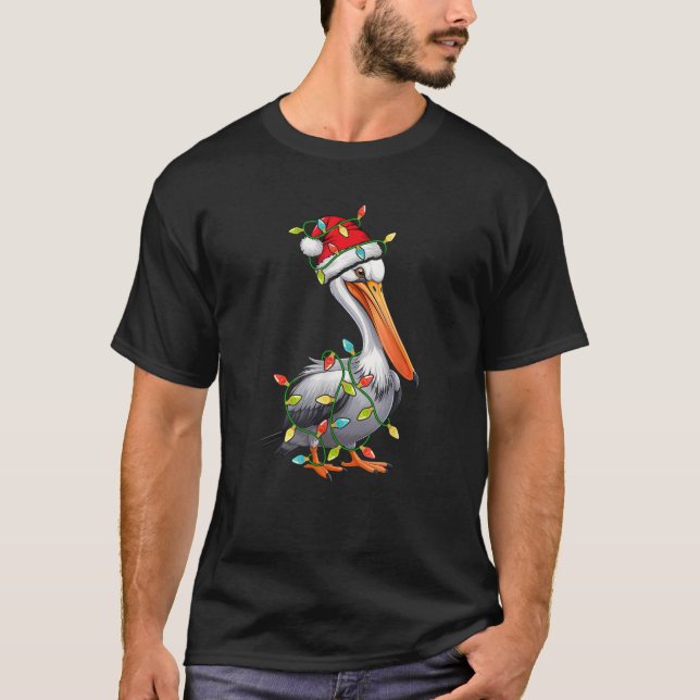 T-shirt Funny Pelican Enveloppé Dans Les Lumières De Noël  (Devant)