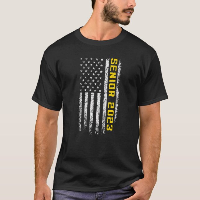 T-shirt Funny Senior Graduation US Classe drapeau de 2023  (Devant)
