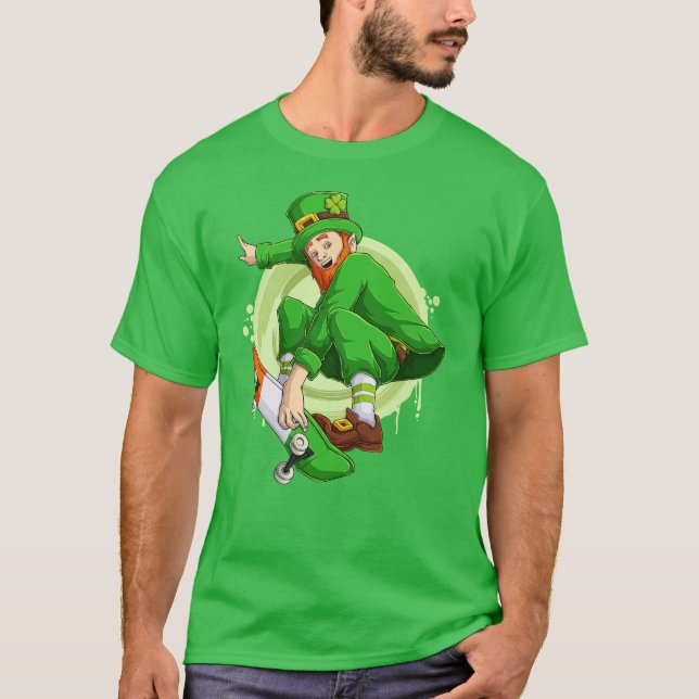 T-shirt Funny St Patrick's day Leprechaun Skateboard (Devant)