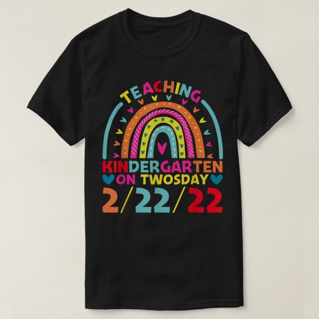 T-shirt Funny Teaching Kindergarten (Design devant)