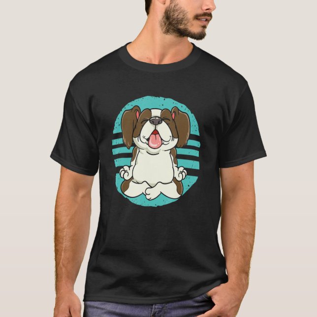 T-shirt Furry Dog Sitting in Meditating Position (Devant)