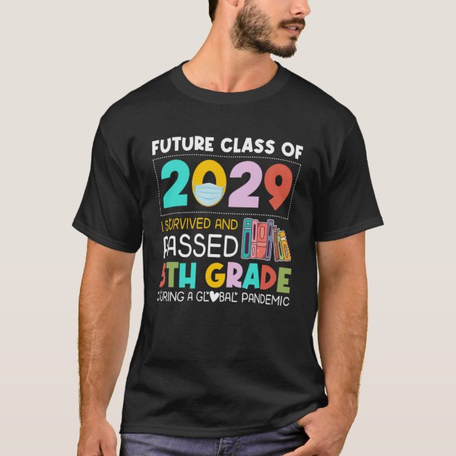 T-shirt Future Class Of 2029 I Survived Passé 5e année G (Devant)
