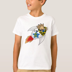 T-shirt garçon de 6 ans dans une fusée