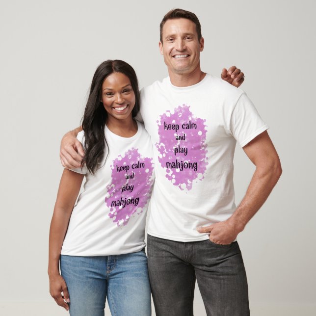 T-shirt Gardez le calme et jouer Mahjong (rose) (Unisexe)