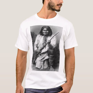 T-shirt 'Geronimo avec l'arme à feu chez le Ready