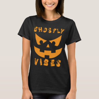 T-shirt Ghostly Vibes: Spooky Women's Tee