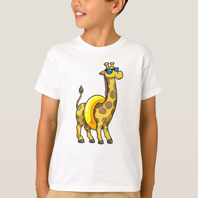 T-shirt Girafe sur la plage avec anneau de natation et lun (Devant)