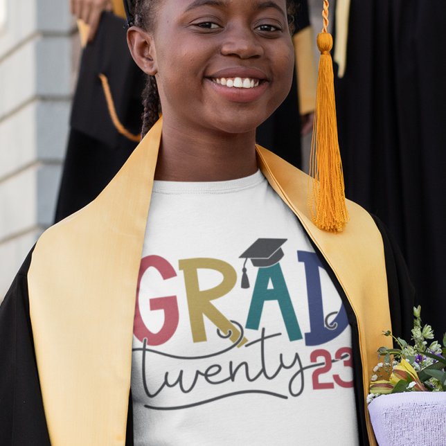 T-shirt Grad 2024 audacieuse graduation colorée (Créateur téléchargé)
