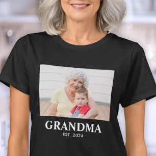 T-shirt Grand-mère a établi une photo audacieuse