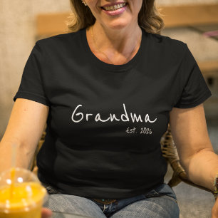 T-shirt Grand-mère établie en écriture blanche