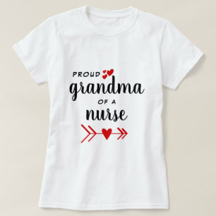 T-shirt Grand-mère fière d'une infirmière Coeurs rouges