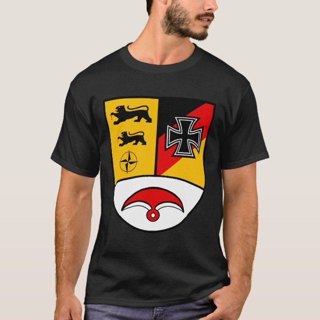 T-shirt Grande crête allemande de croix de fer (Devant)