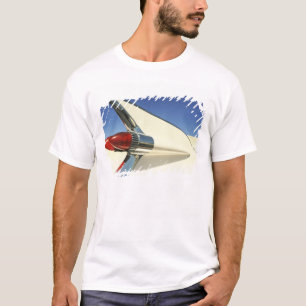 T-shirt Graphique : Plan rapproché d'aileron et de feu