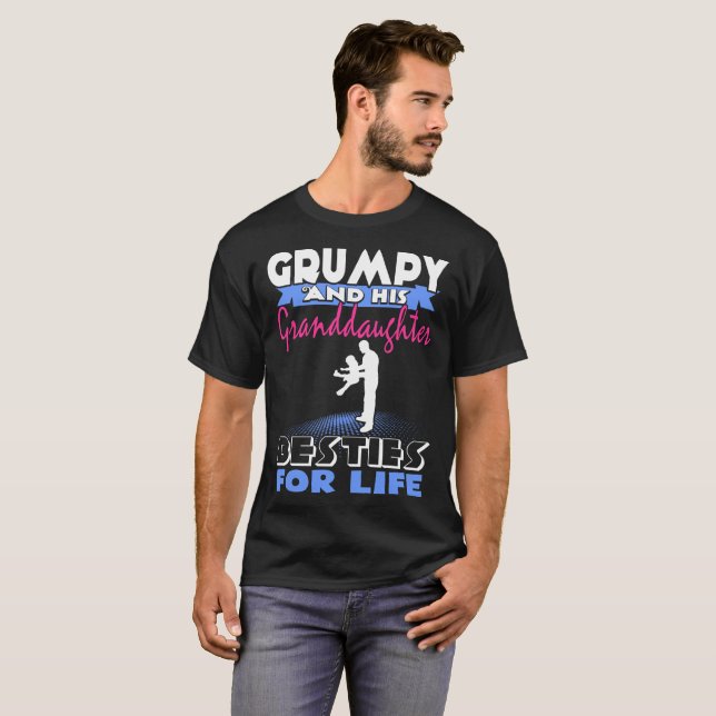 T-shirt Grincheux et sa petite-fille Besties pendant la (Devant entier)