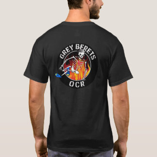 T-shirt gris d'obscurité d'amis de béret