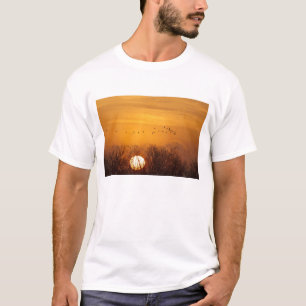 T-shirt Grues du Canada silhouettées sur le soleil levant